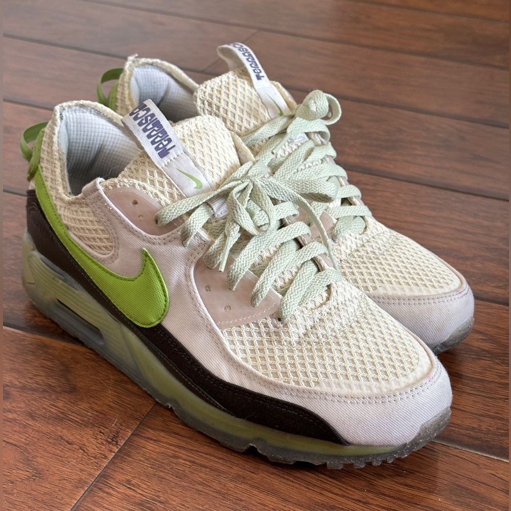 Nike Green and White Athletic Shoes with Air Max Technology
